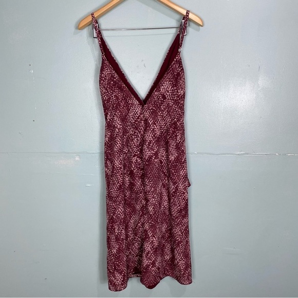 Fame & Partners Snake Print Bella Midi Front Slit Red Dress Sz 4 Sleeveless - Picture 6 of 8